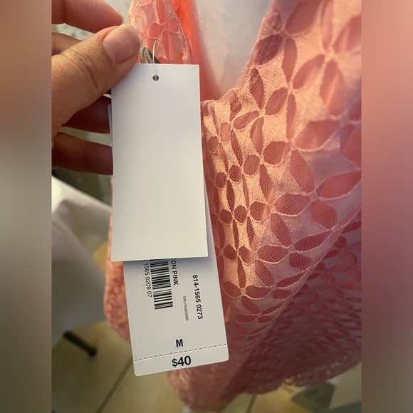 Liz Claiborne Women’s Keyhole Neck Sleeveless Blouse Pink Medium. New w tag - Picture 5 of 10